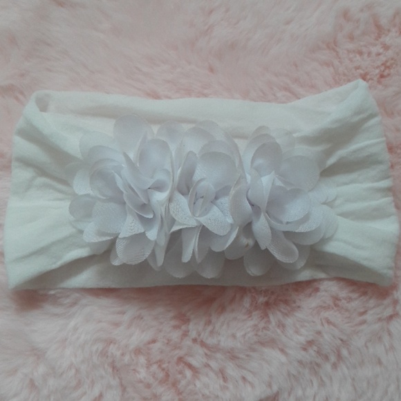 Bundle of Baby Bling bow headbands - Picture 5 of 6